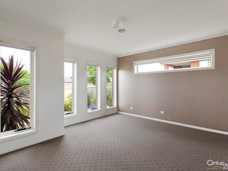 3 Bushlark Crescent, Williams Landing VIC 3027