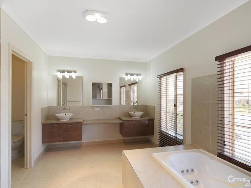 165 Dunnings Road, Point Cook VIC 3030