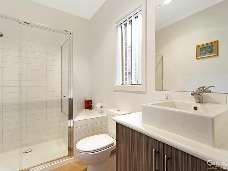 2/20 San Sebastion Way, Point Cook VIC 3030