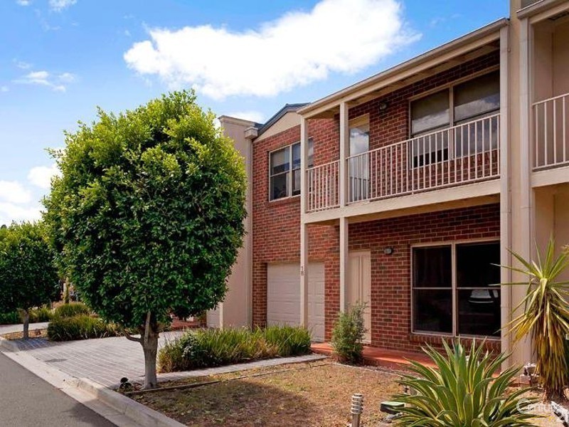 18/14 Mickleton Grove, Point Cook VIC 3030