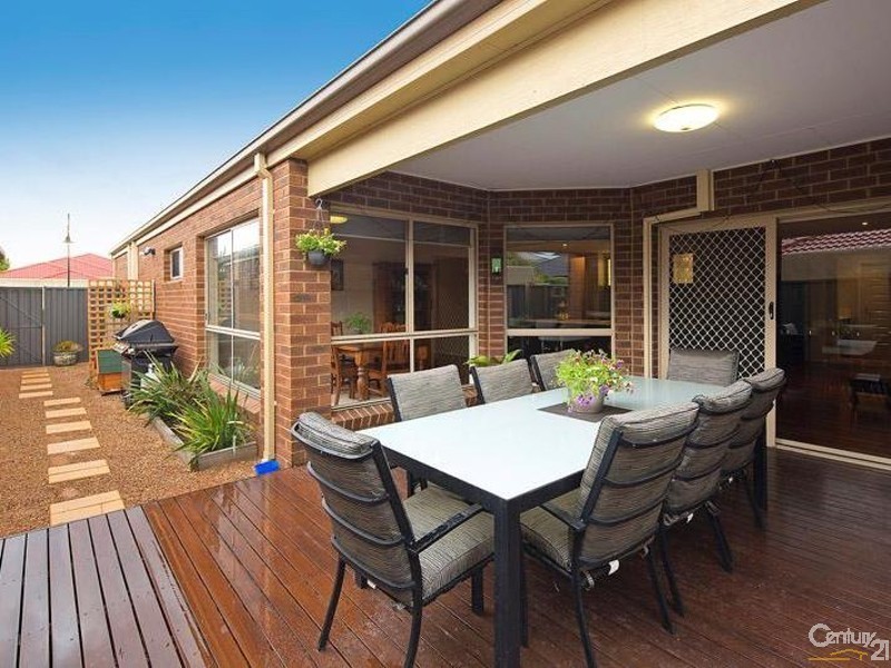 11 Moorgate Street, Point Cook VIC 3030