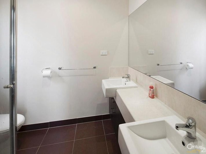 10 Sand Drift Walk, Sanctuary Lakes VIC 3030