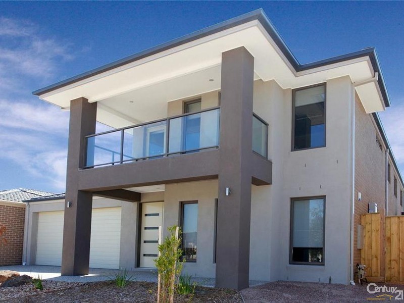 16 Coolum Street, Point Cook VIC 3030