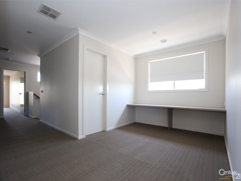 16 Coolum Street, Point Cook VIC 3030