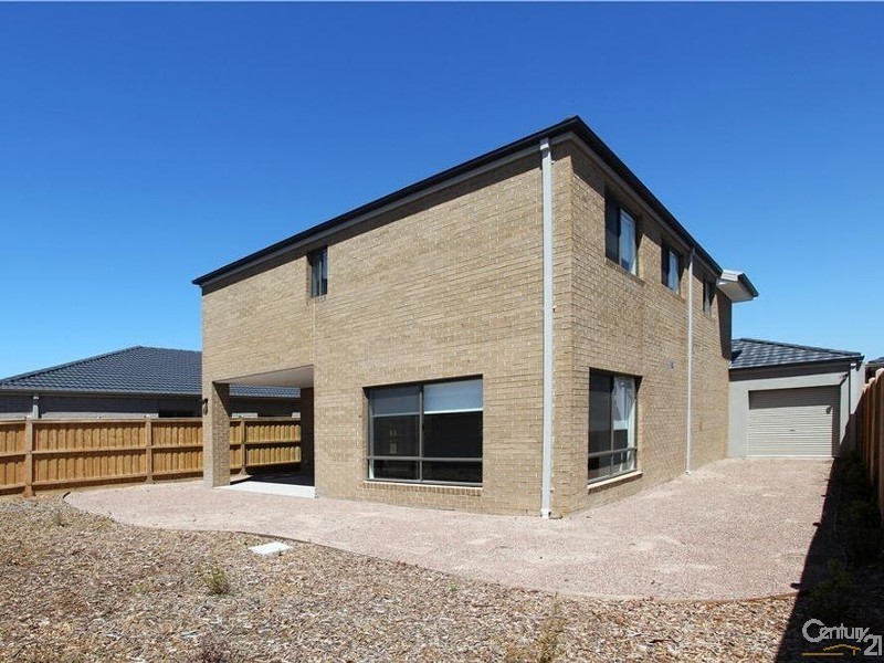 16 Coolum Street, Point Cook VIC 3030