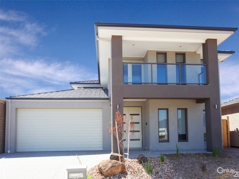 16 Coolum Street, Point Cook VIC 3030