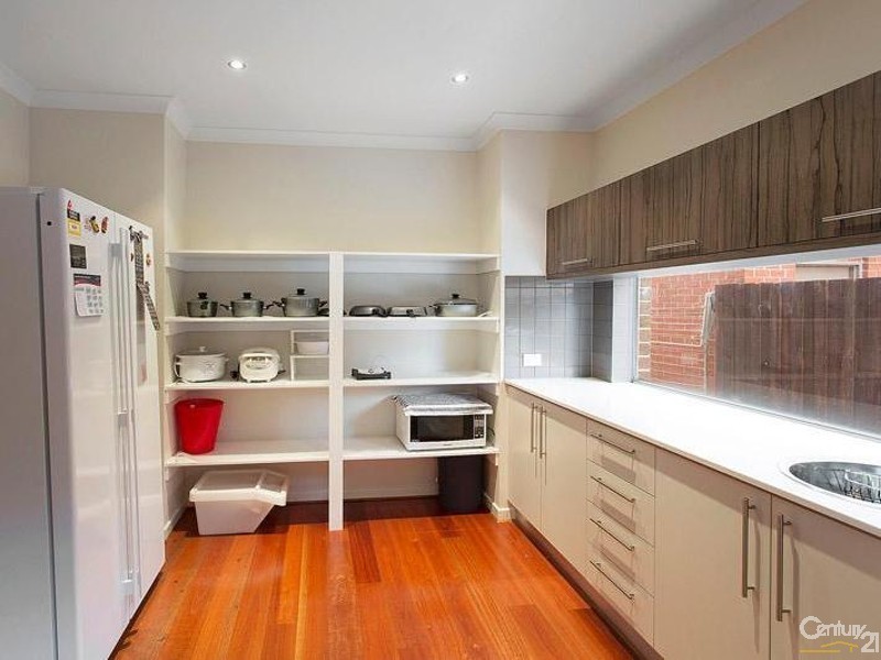 16 Umbrella Way, Point Cook VIC 3030