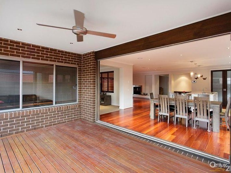 16 Umbrella Way, Point Cook VIC 3030