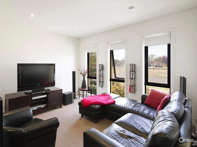 23 Hyde Park Terrace, Point Cook VIC 3030