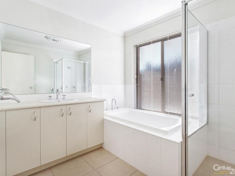 24 Barmera, Truganina VIC 3029