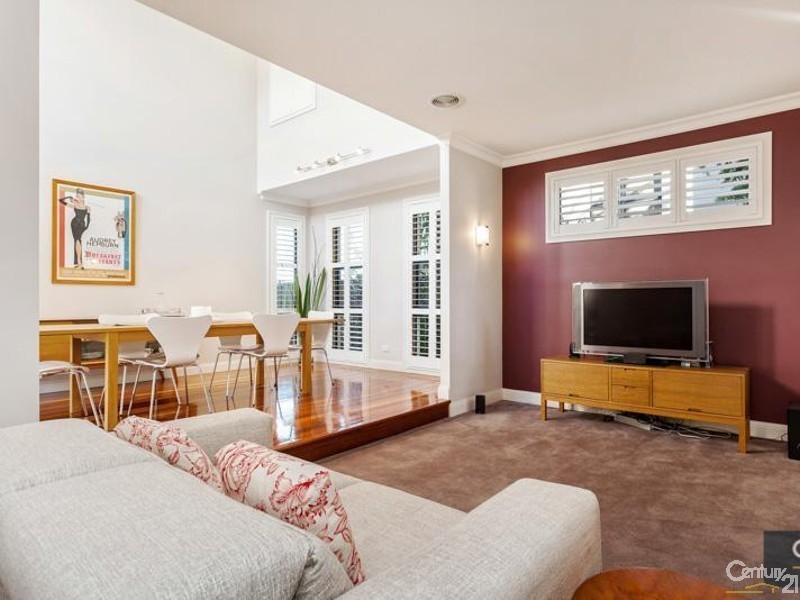 67 Tournament Dive, Sanctuary Lakes VIC 3030