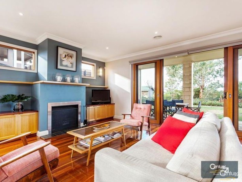 67 Tournament Dive, Sanctuary Lakes VIC 3030