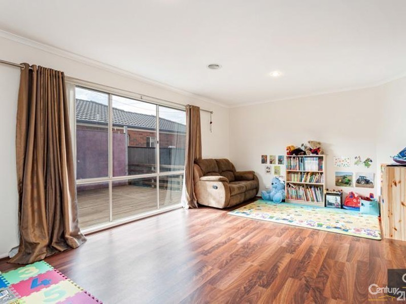 32 Astley Crescent, Point Cook VIC 3030