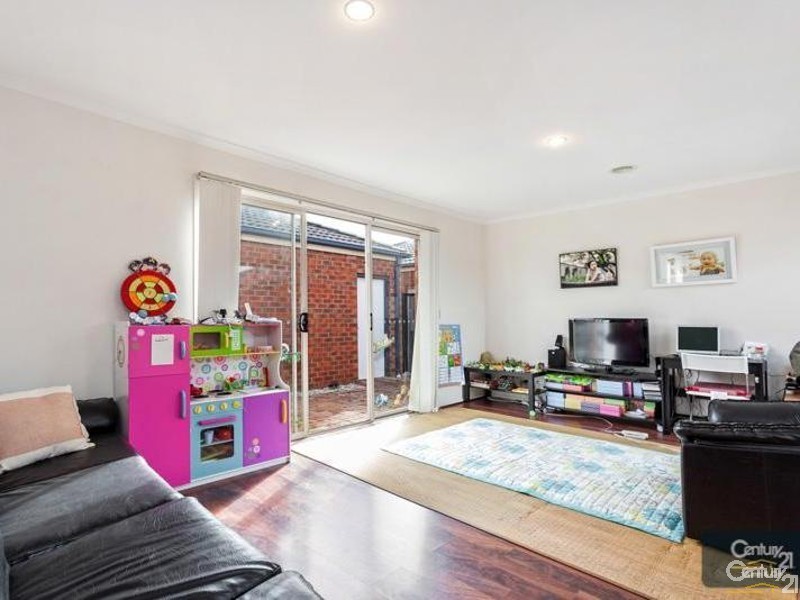 32 Astley Crescent, Point Cook VIC 3030