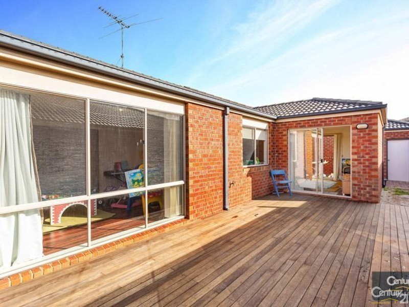 32 Astley Crescent, Point Cook VIC 3030