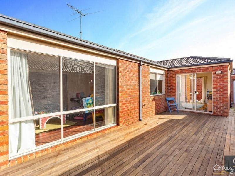 32 Astley Crescent, Point Cook VIC 3030