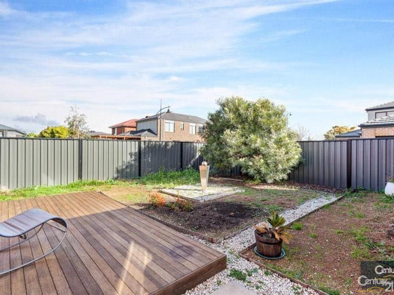 32 Astley Crescent, Point Cook VIC 3030