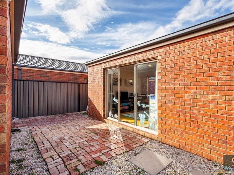 32 Astley Crescent, Point Cook VIC 3030