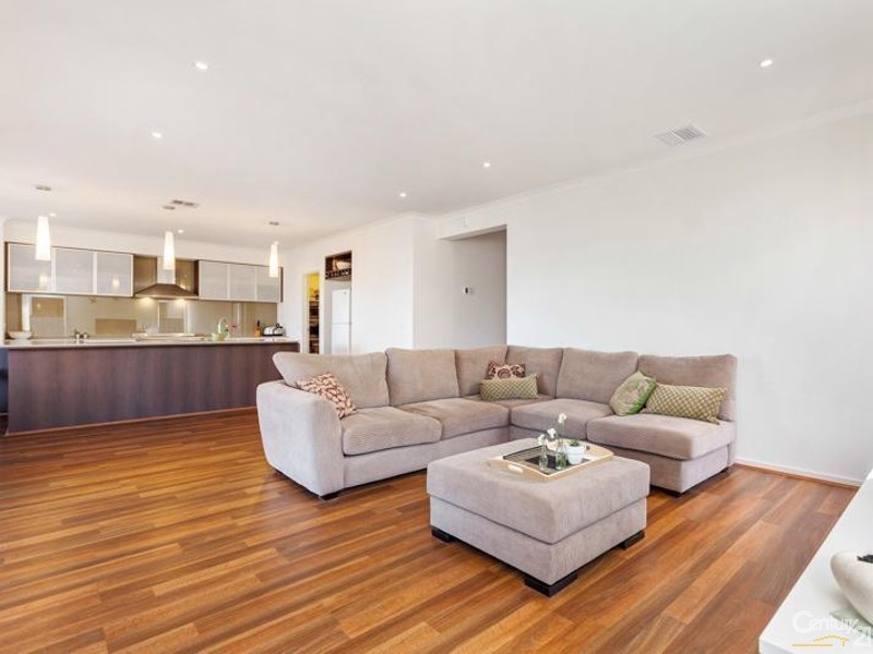 20 Maple Leaf Crescent, Point Cook VIC 3030