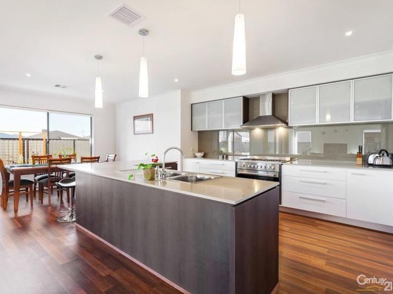 20 Maple Leaf Crescent, Point Cook VIC 3030