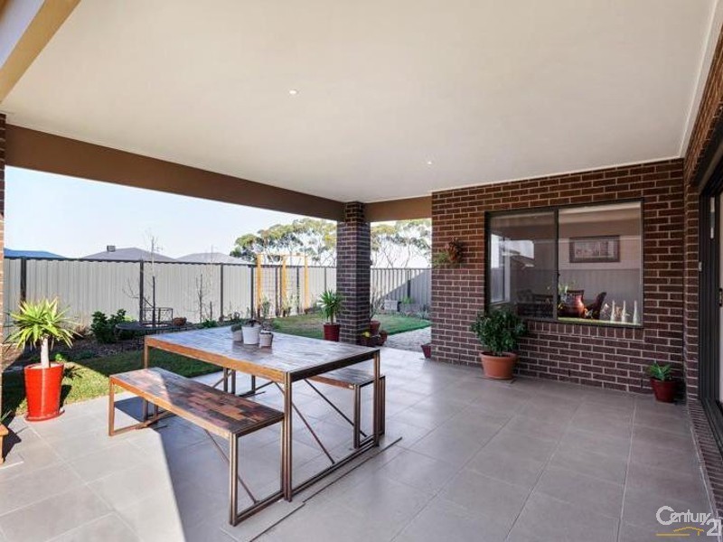 20 Maple Leaf Crescent, Point Cook VIC 3030