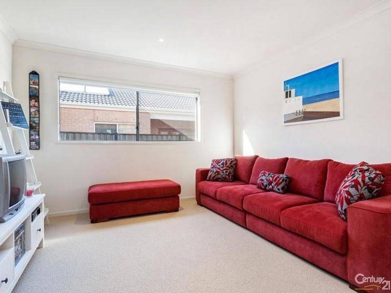 20 Maple Leaf Crescent, Point Cook VIC 3030