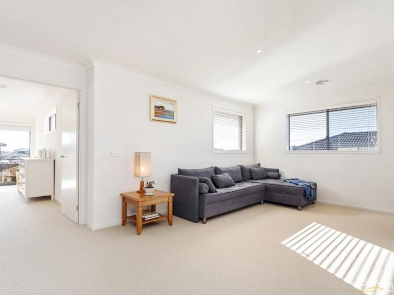 20 Maple Leaf Crescent, Point Cook VIC 3030