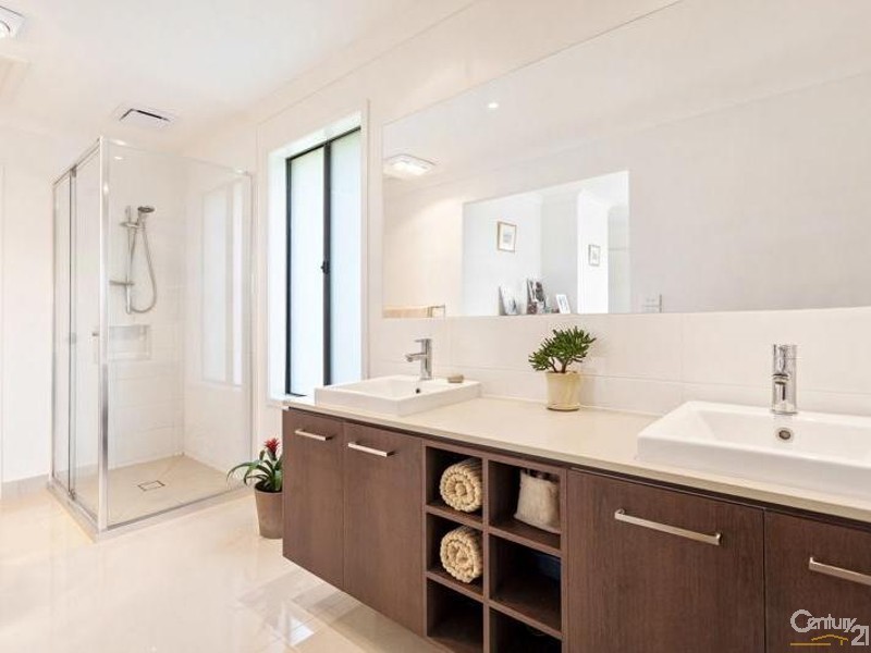 20 Maple Leaf Crescent, Point Cook VIC 3030