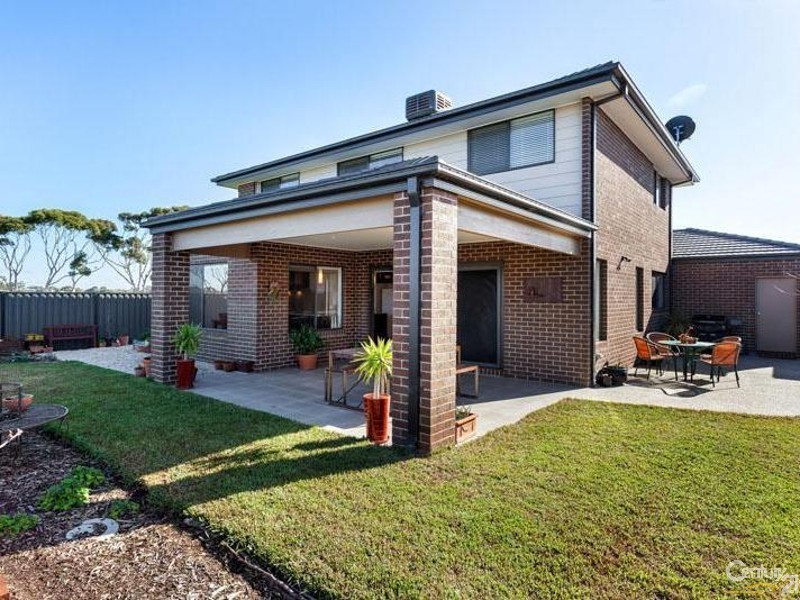 20 Maple Leaf Crescent, Point Cook VIC 3030