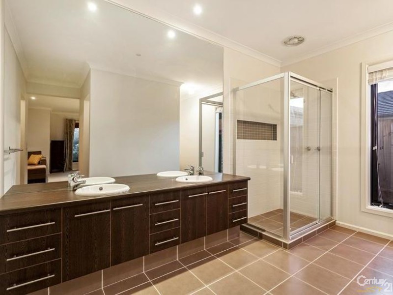 25 Elkhorn Way, Point Cook VIC 3030