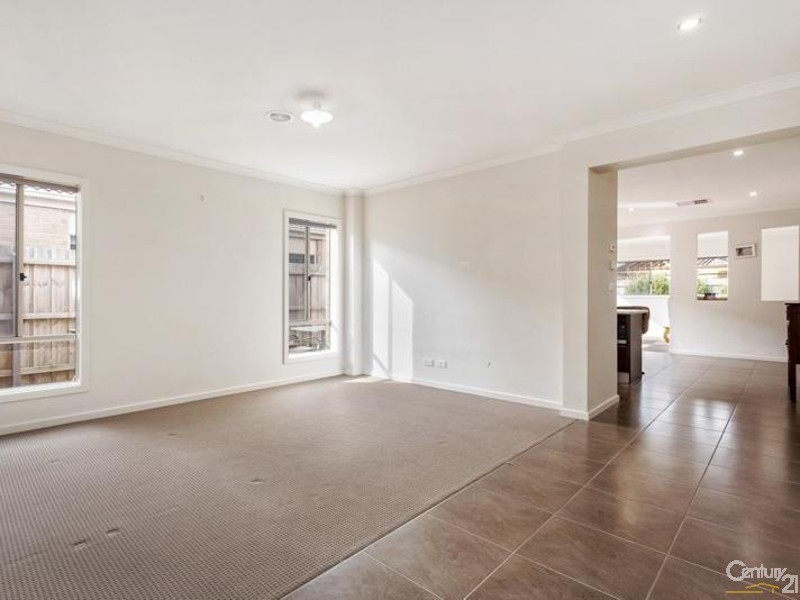 11 Boxgrass Street, Point Cook VIC 3030