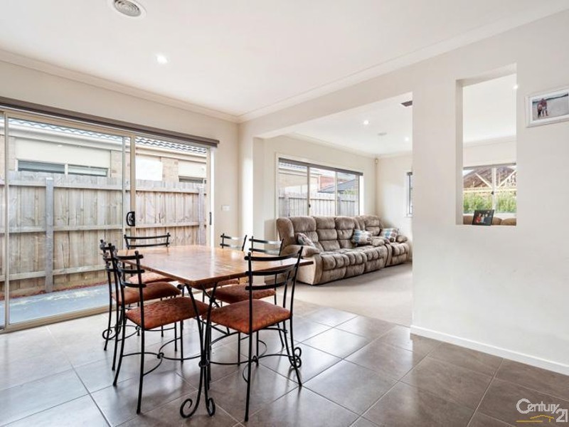 11 Boxgrass Street, Point Cook VIC 3030