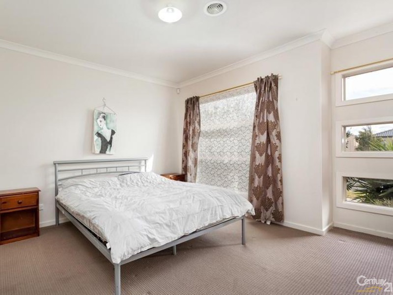 11 Boxgrass Street, Point Cook VIC 3030