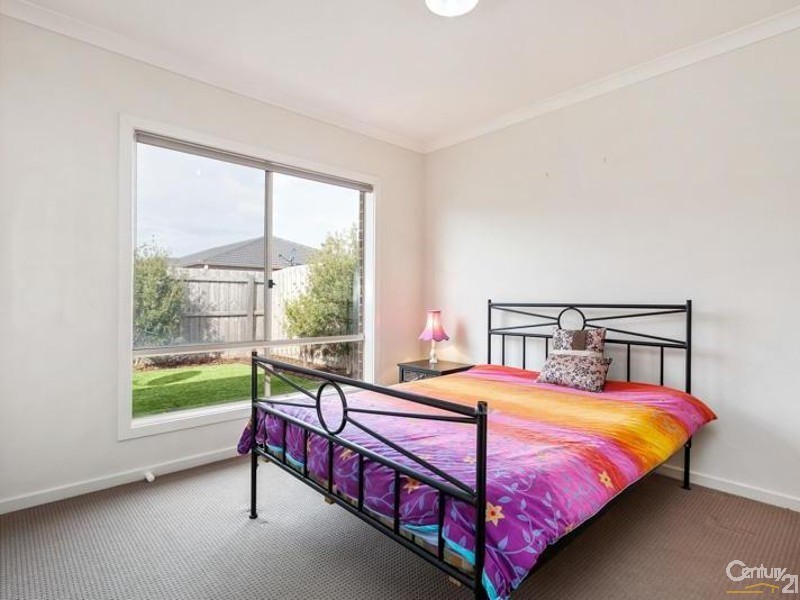 11 Boxgrass Street, Point Cook VIC 3030