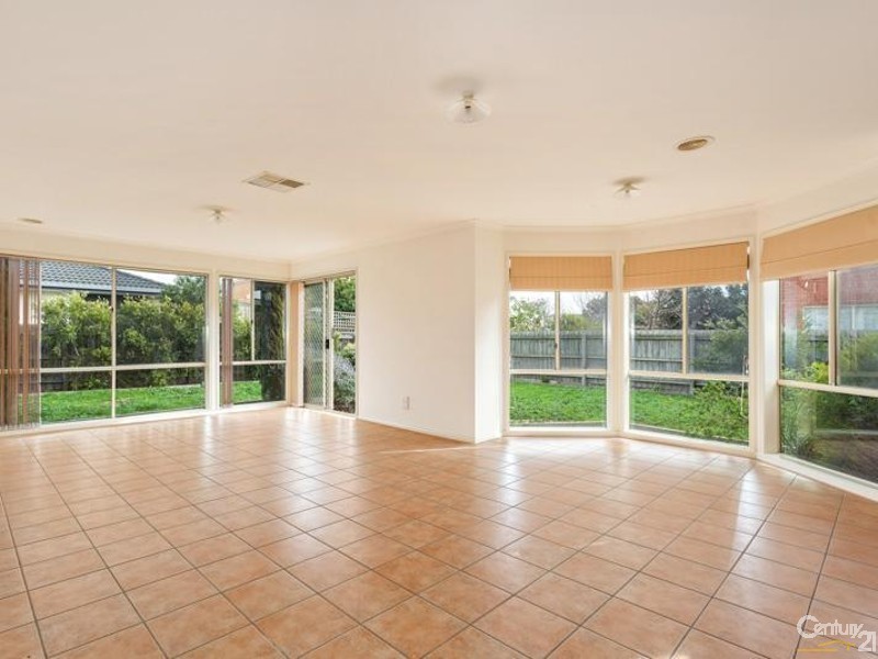 5 Kenross Close, Point Cook VIC 3030