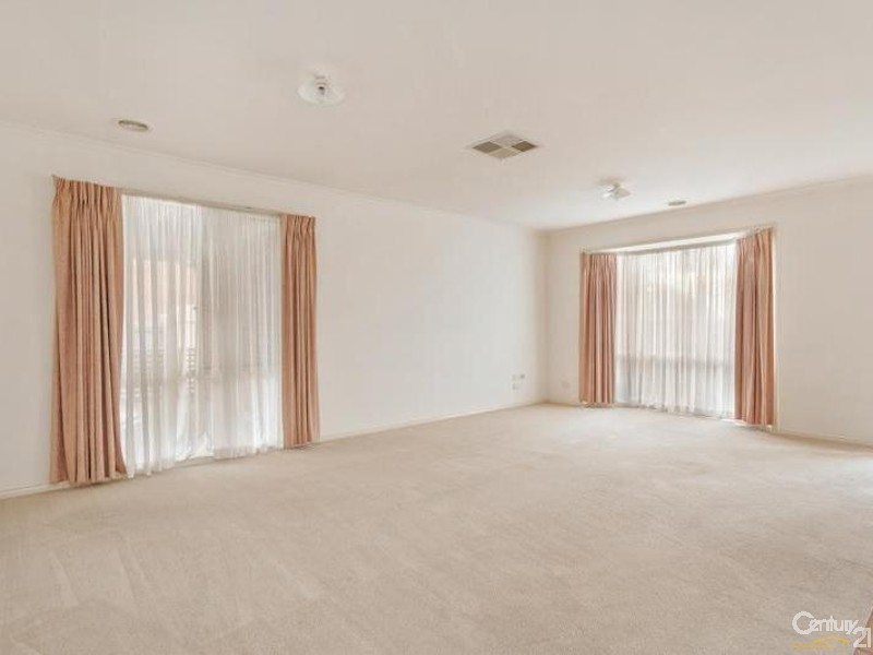 5 Kenross Close, Point Cook VIC 3030