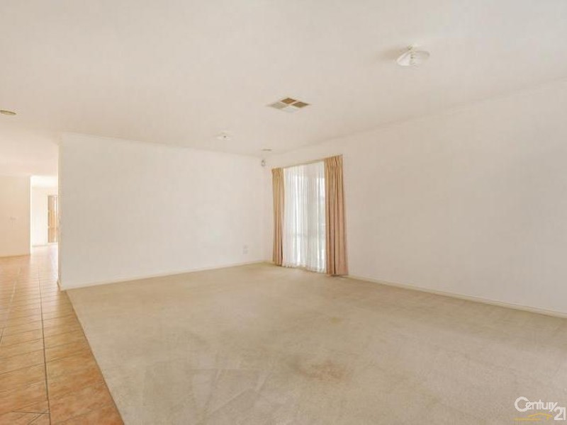 5 Kenross Close, Point Cook VIC 3030