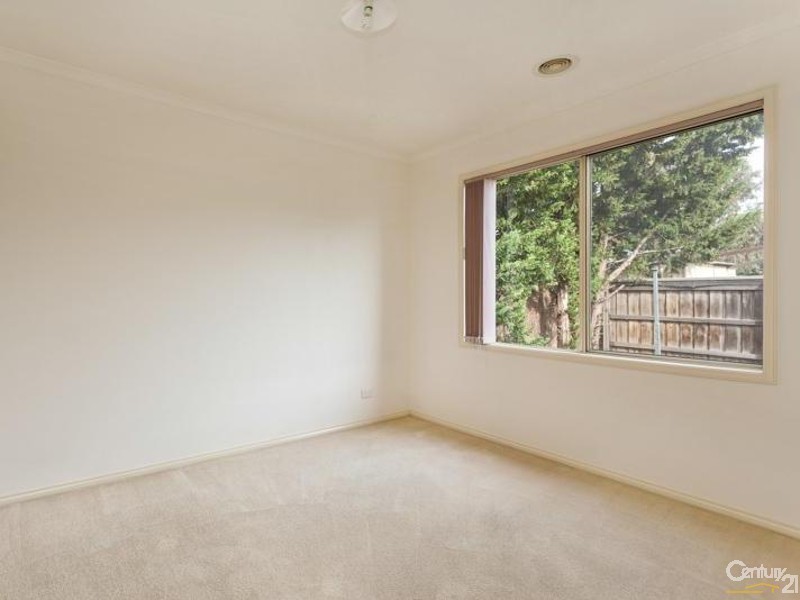 5 Kenross Close, Point Cook VIC 3030