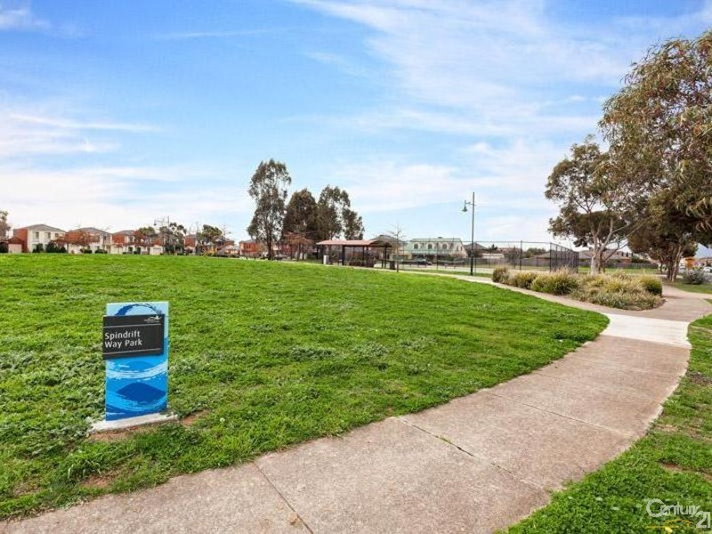 5 Kenross Close, Point Cook VIC 3030