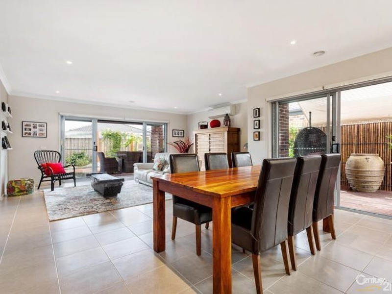 17 Malibu Boulevard, Point Cook VIC 3030