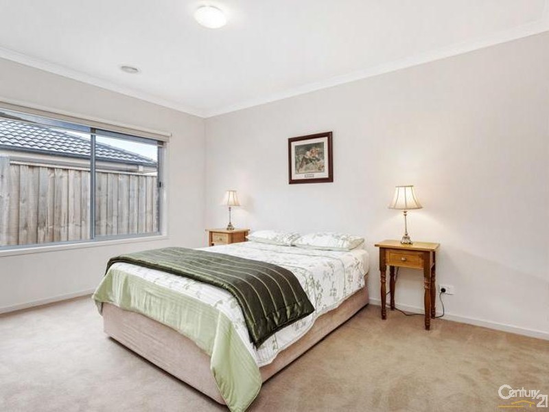 17 Malibu Boulevard, Point Cook VIC 3030