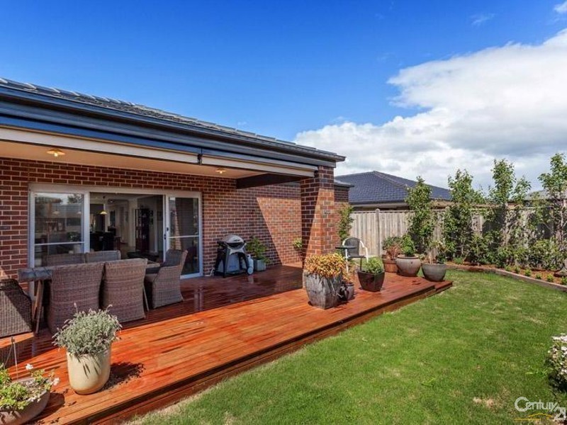 17 Malibu Boulevard, Point Cook VIC 3030