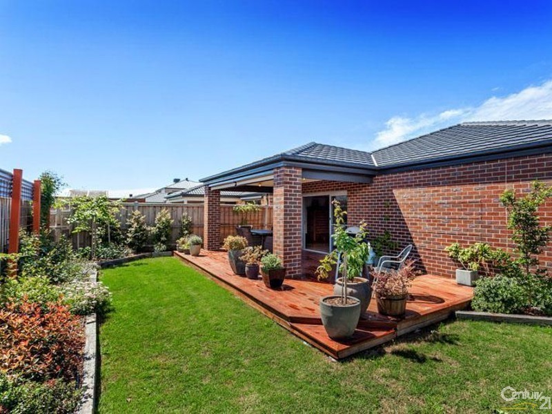 17 Malibu Boulevard, Point Cook VIC 3030