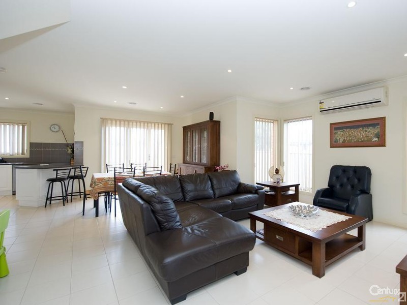 20 The Esplanade, Sanctuary Lakes VIC 3030