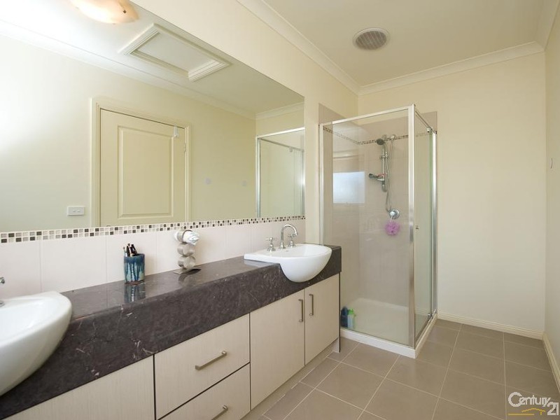 20 The Esplanade, Sanctuary Lakes VIC 3030