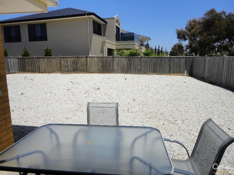 20 The Esplanade, Sanctuary Lakes VIC 3030