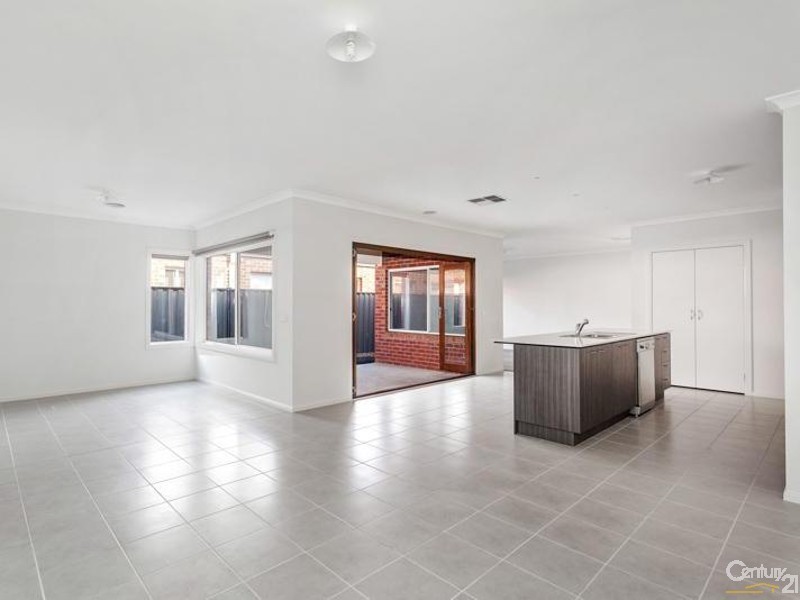 21 Atkinson Close, Point Cook VIC 3030