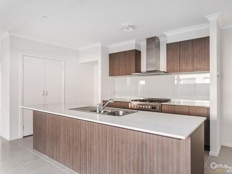 21 Atkinson Close, Point Cook VIC 3030