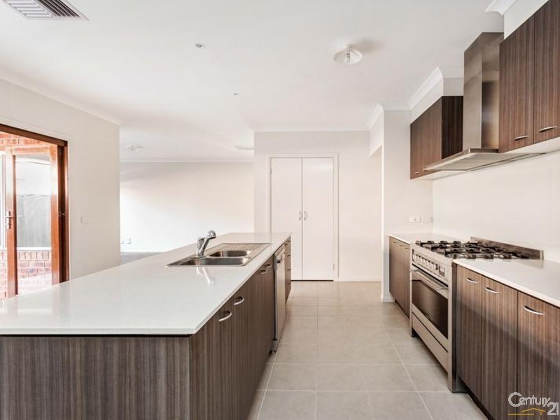 21 Atkinson Close, Point Cook VIC 3030