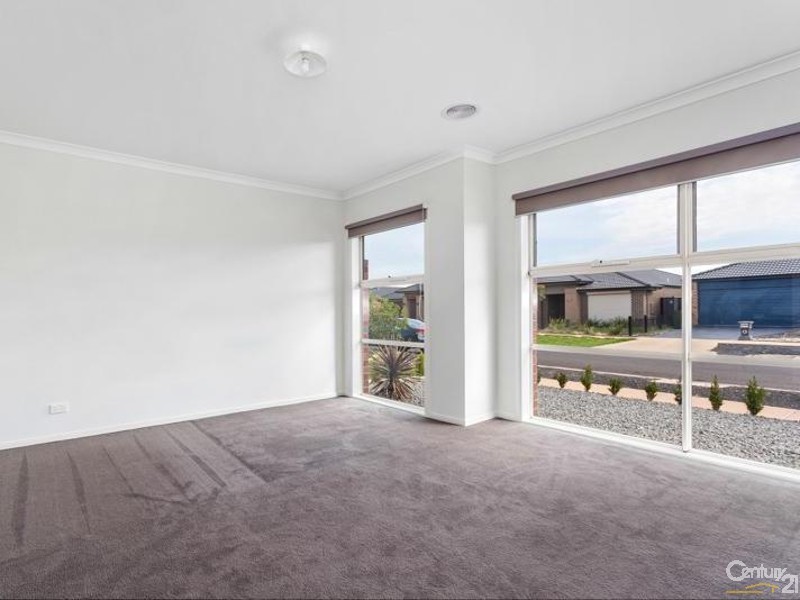 21 Atkinson Close, Point Cook VIC 3030